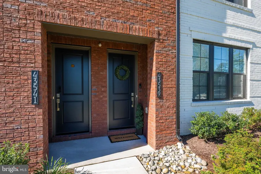 43539 Moorefield Blvd, Ashburn, VA 20148 - #2