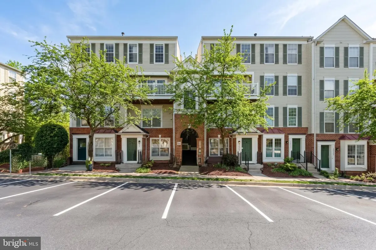 46956 Courtyard Sq #303, Sterling, VA 20164 - #1