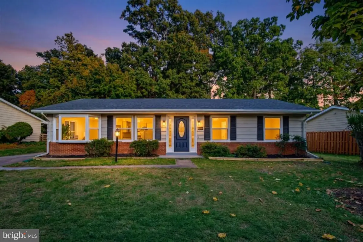 1112 S Dickenson Ave, Sterling, VA 20164 - #1