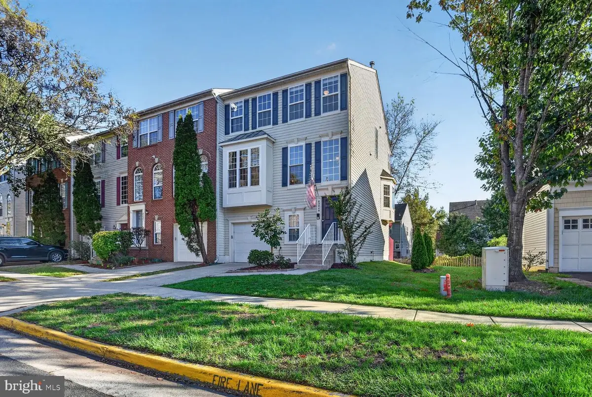 43449 Laidlow St, Chantilly, VA 20152 - #1