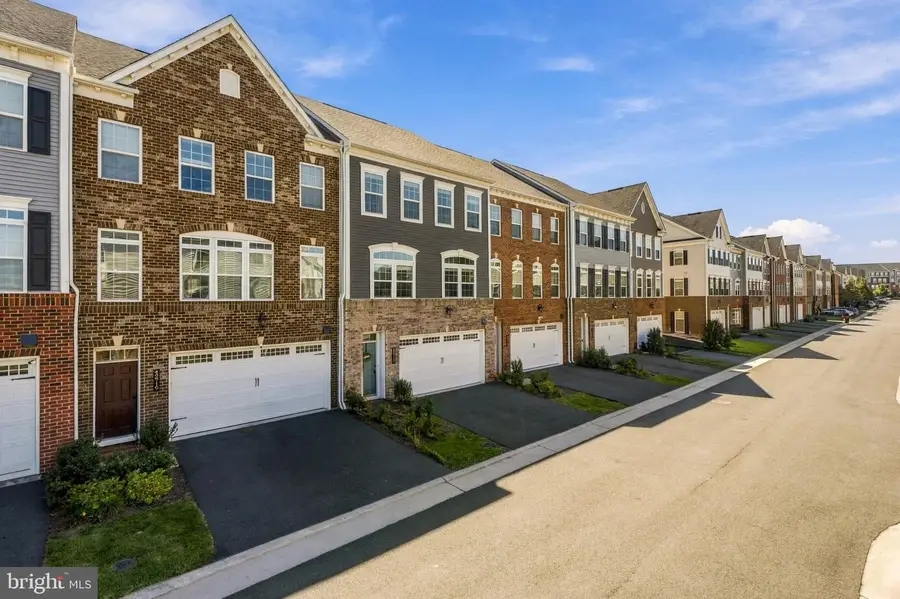 42717 Burbank Ter, Sterling, VA 20166 - #2