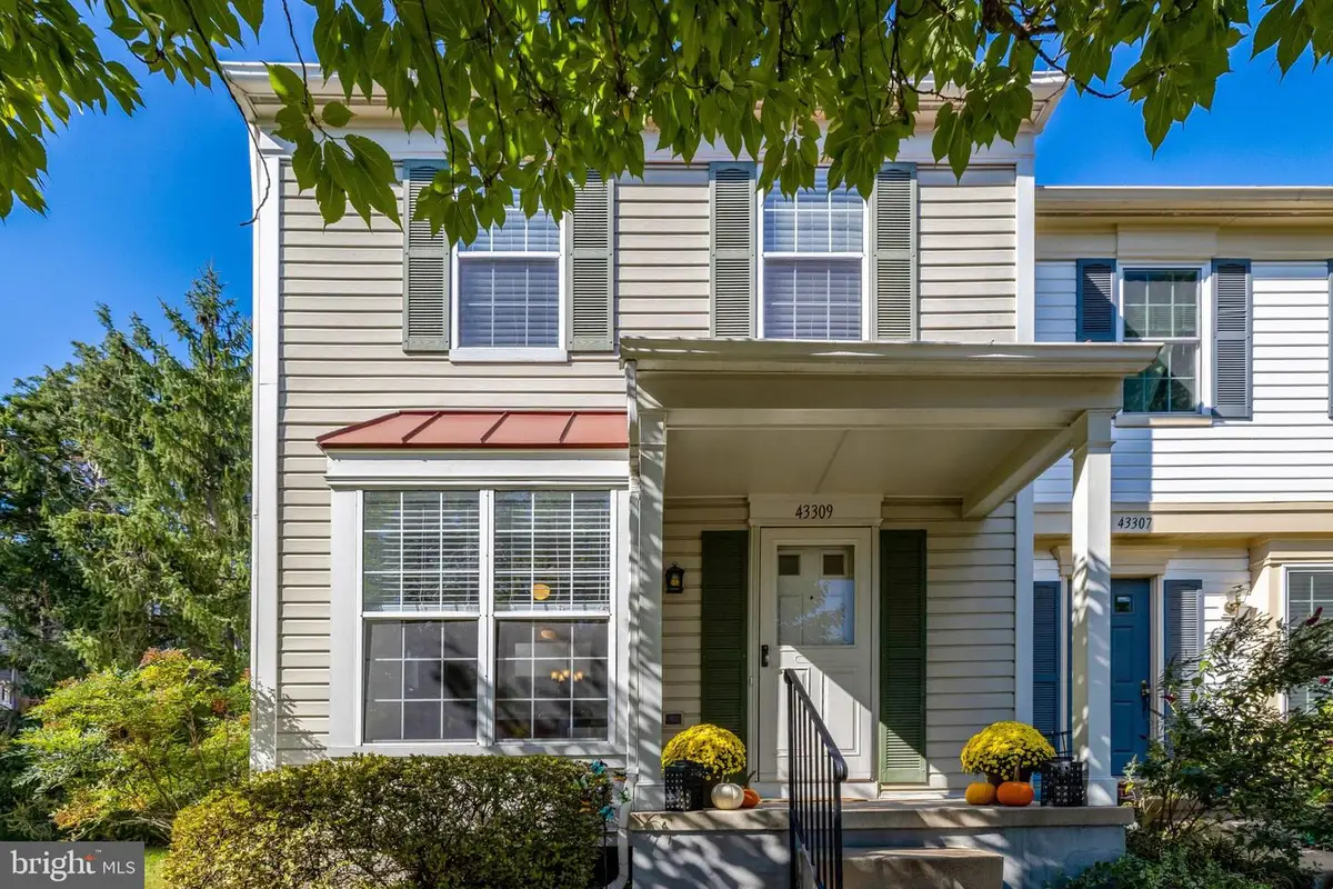 43309 Parlor Sq, Ashburn, VA 20147 - #1