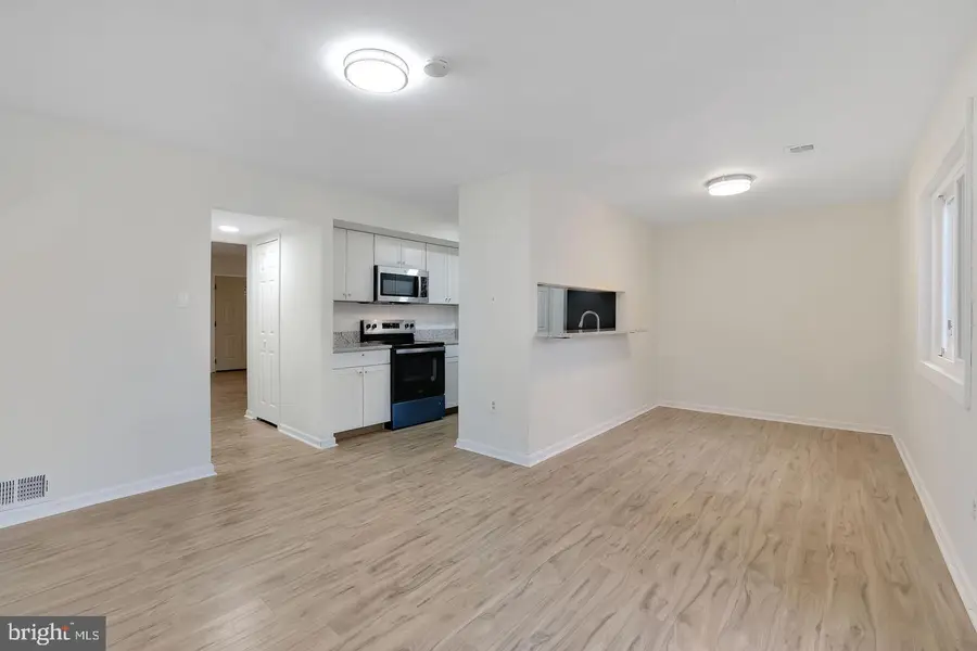 14 Simeon Ln, Sterling, VA 20164 - #3
