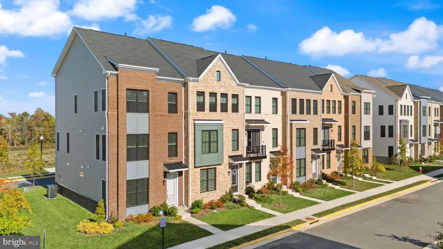 42088 Picasso Sq, Brambleton, VA 20148 - #2