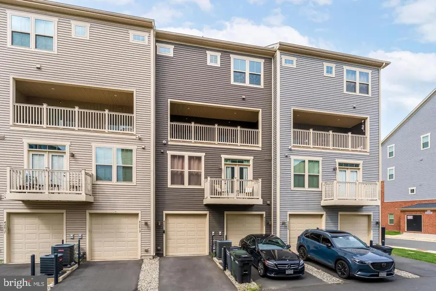 42621 Burbank Ter, Sterling, VA 20166 - #3