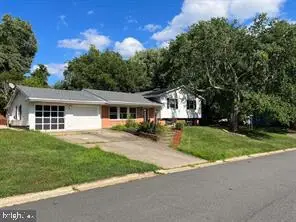 902 W Poplar Rd, Sterling, VA 20164 - #3