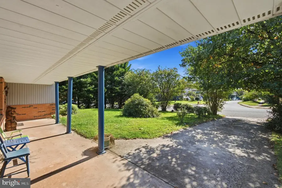 206 E Brunswick St, Sterling, VA 20164 - #3