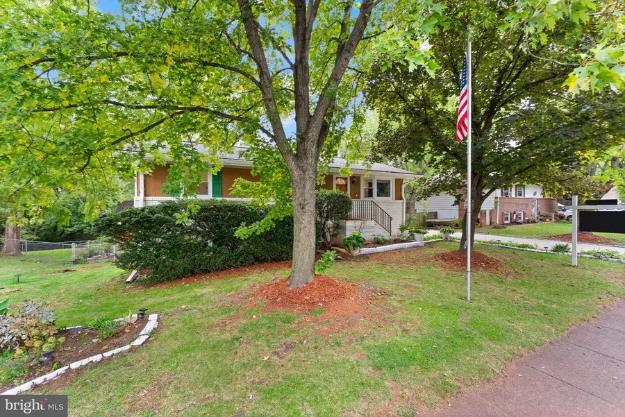 312 E Amhurst St, Sterling, VA 20164 - #3