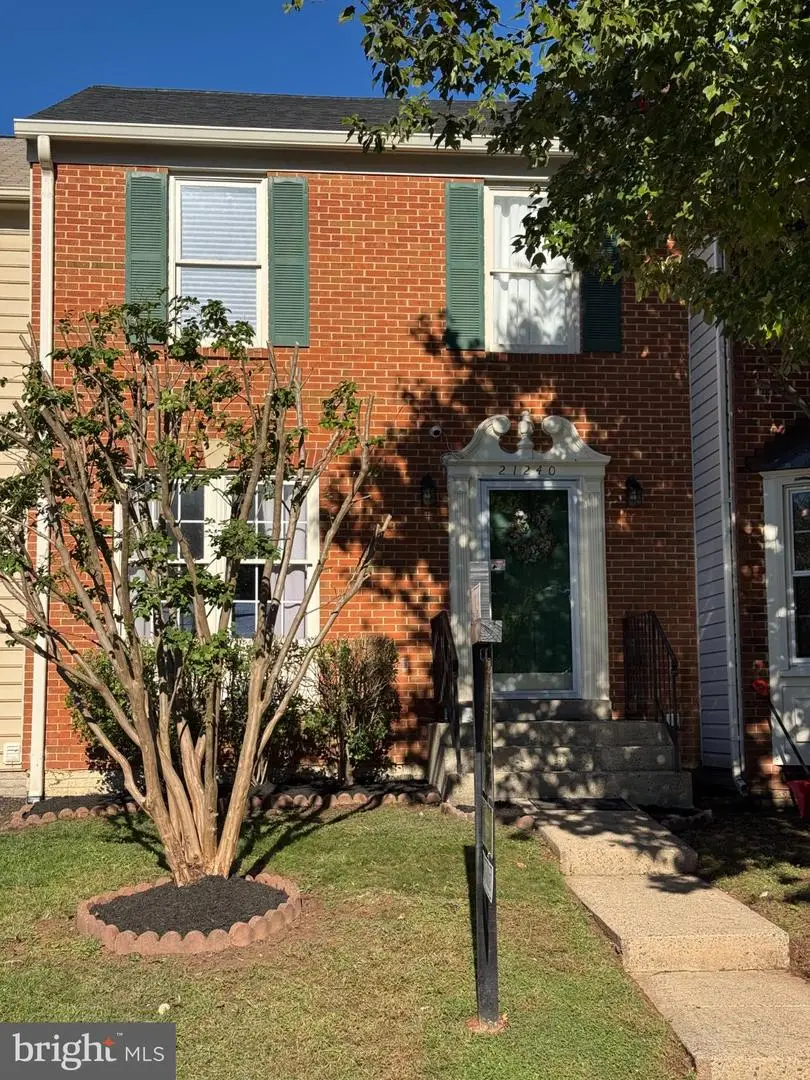 21240 Hedgerow Ter, Ashburn, VA 20147 - #1
