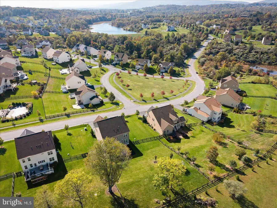 35924 Platinum Dr, Round Hill, VA 20141 - #2