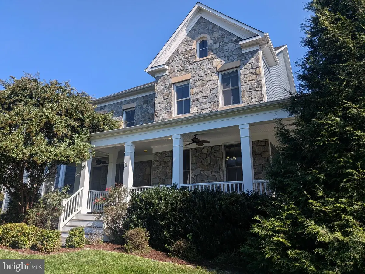 23122 Expedition Dr, Ashburn, VA 20148 - #1