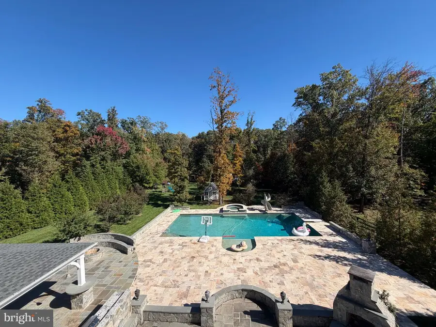 23122 Expedition Dr, Ashburn, VA 20148 - #2