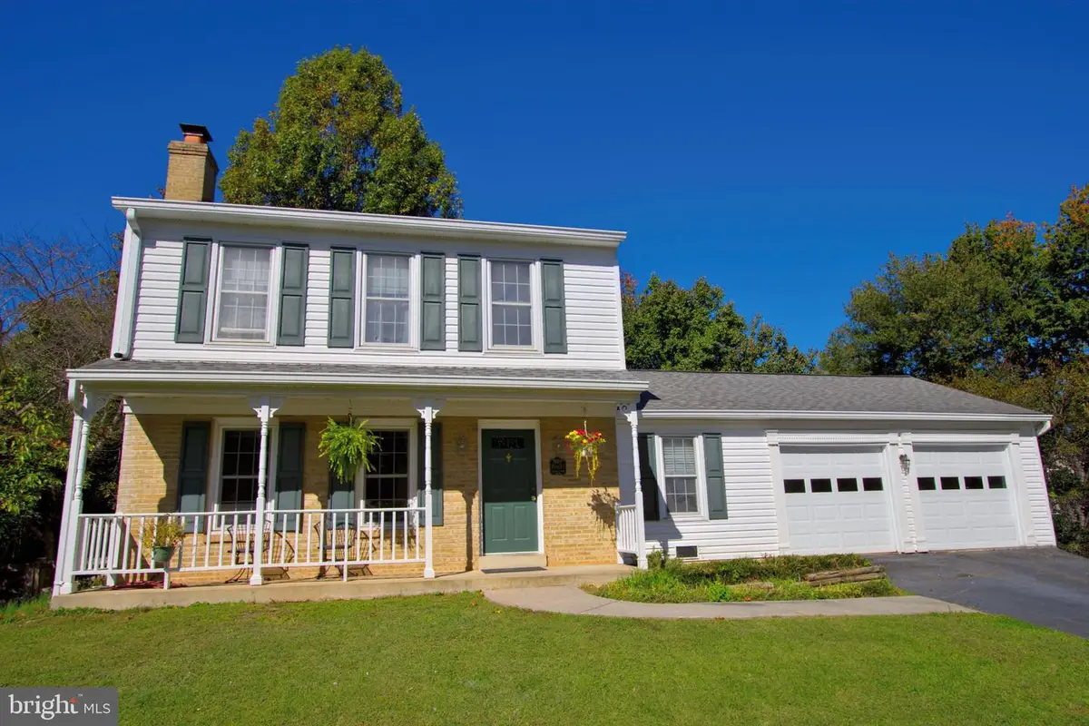 10603 Oxford Ct, Great Falls, VA 22066 - #1