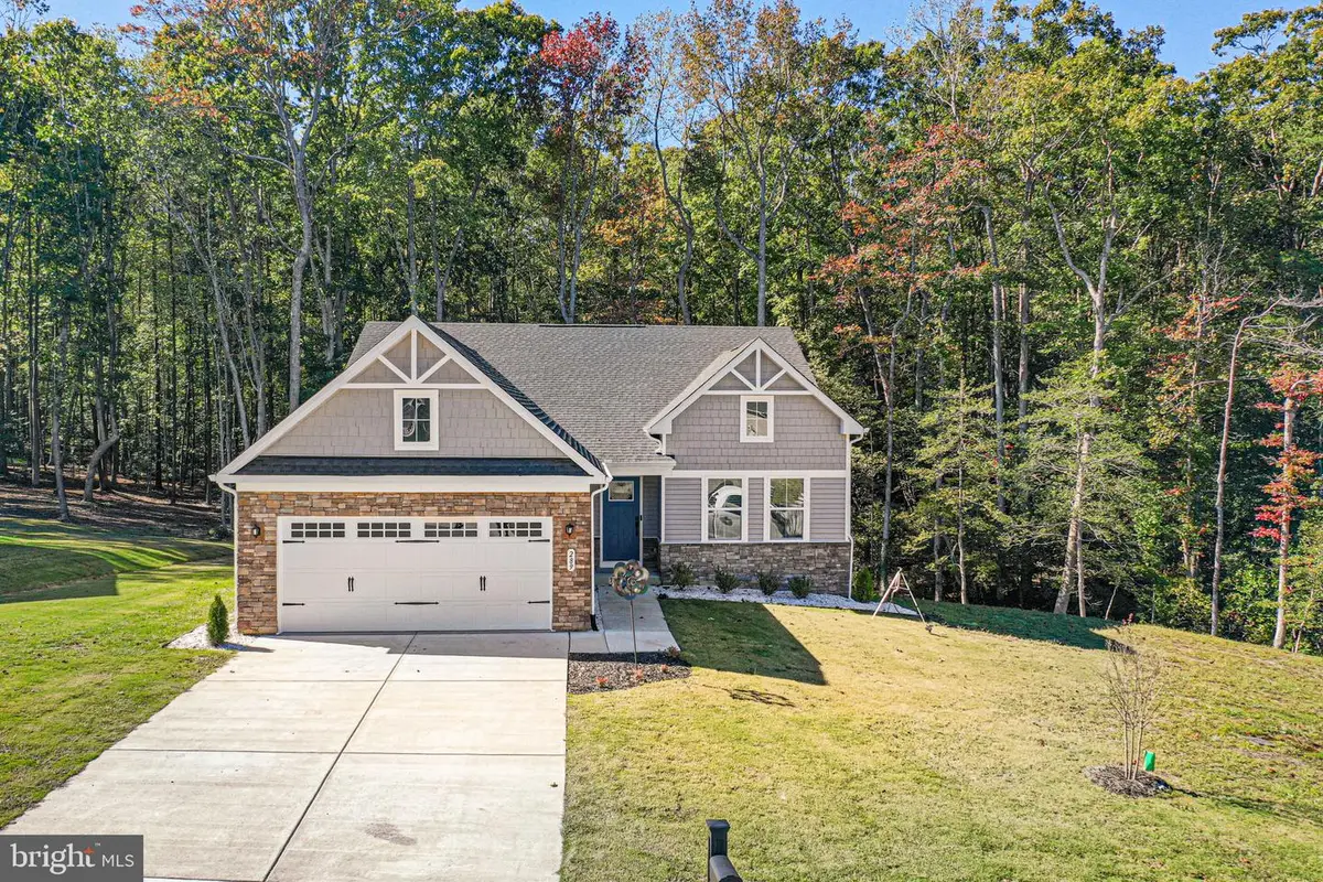 289 Pleasants Ln, Kilmarnock, VA 22482 - Image #1