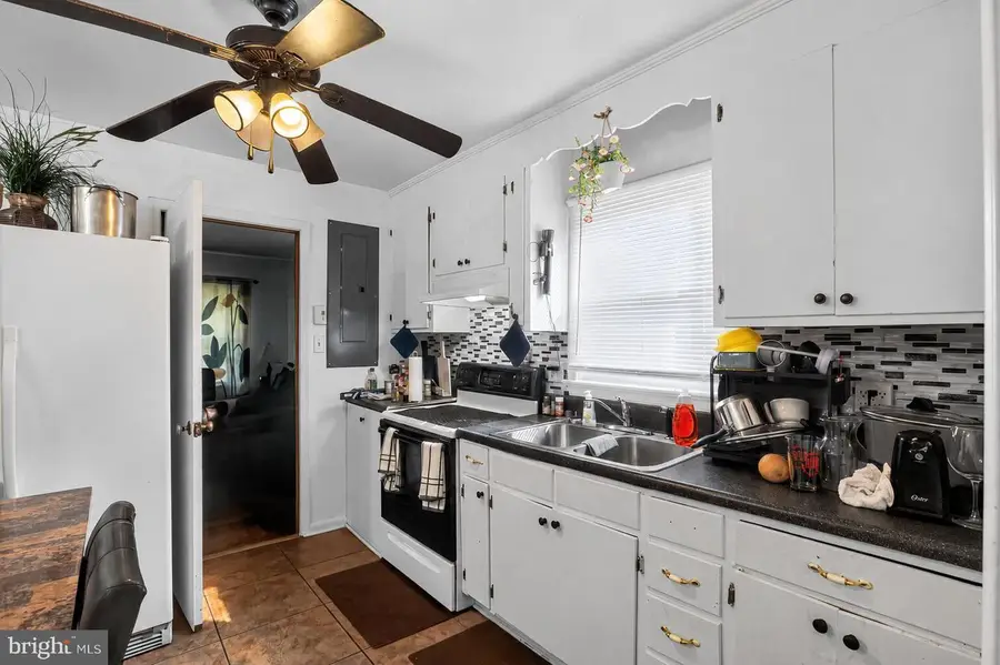 267 Rocky Neck Rd, Lancaster, VA 22503 - #2
