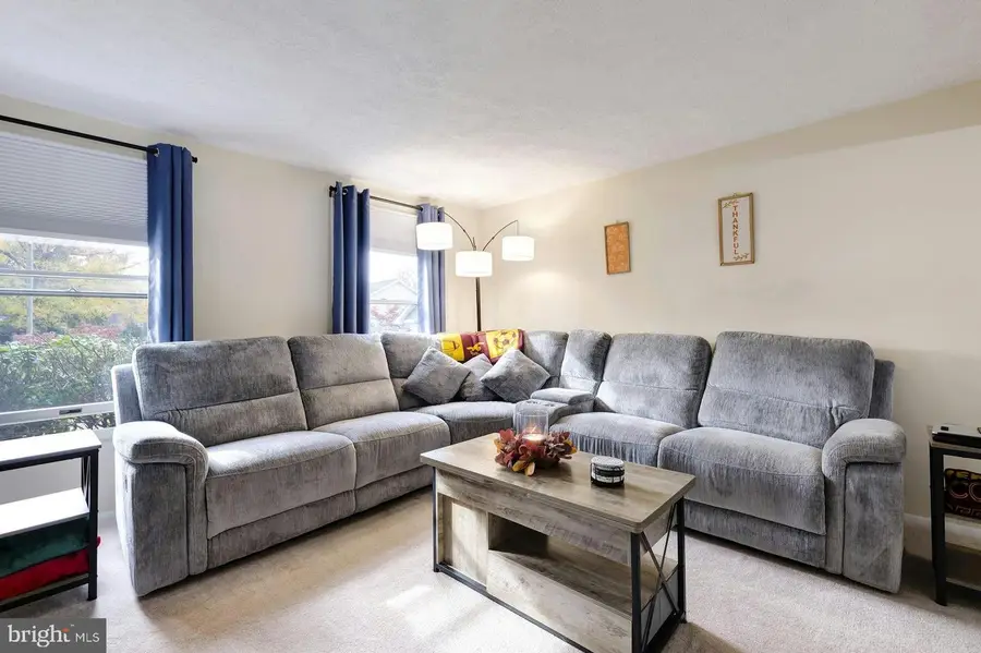 10297 Woodmont Ct, Manassas, VA 20110 - Image #3