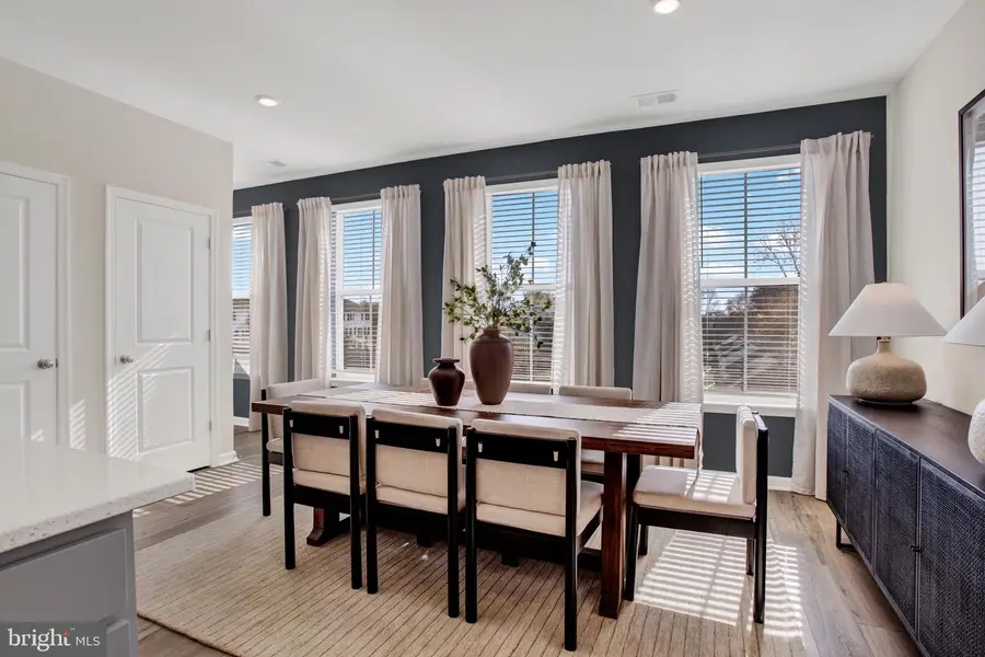 9666 Swallowtail Ln, Manassas, VA 20110 - Image #3