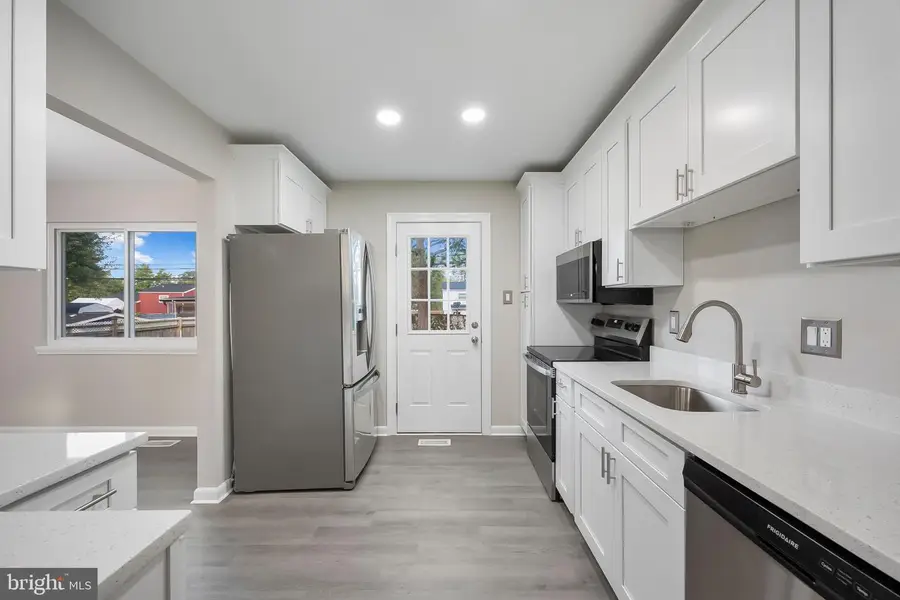 8516 Cavalry Ln, Manassas, VA 20110 - Image #2