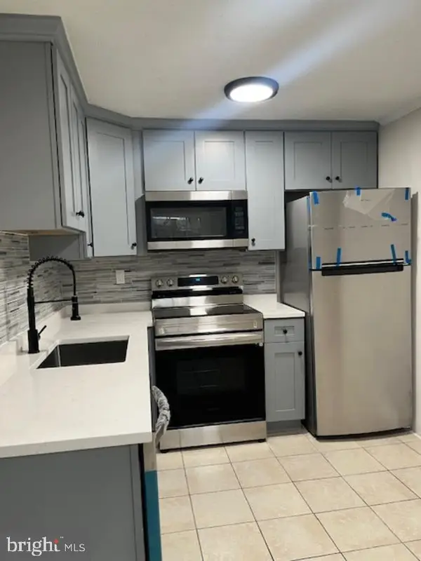 9207 Douglas St #215, MANASSAS, VA 20110