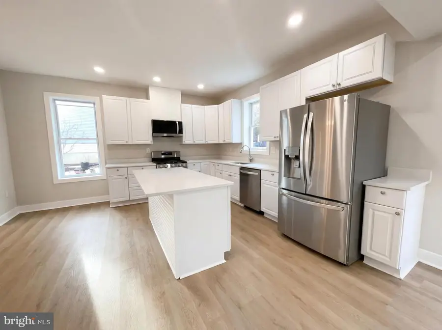 9204 Douglas St, Manassas, VA 20110 - #3