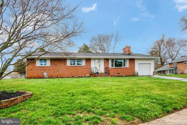 8909 Hill Pl, MANASSAS, VA 20110