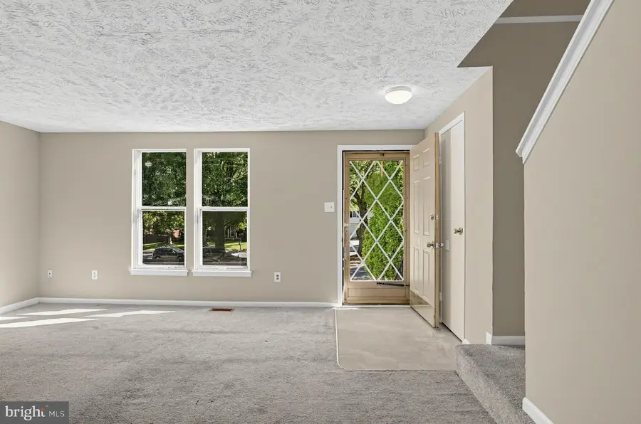8486 Kirby St, Manassas, VA 20110 - #3