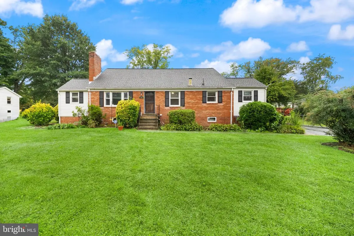8904 Fort Dr, Manassas, VA 20110 - #1