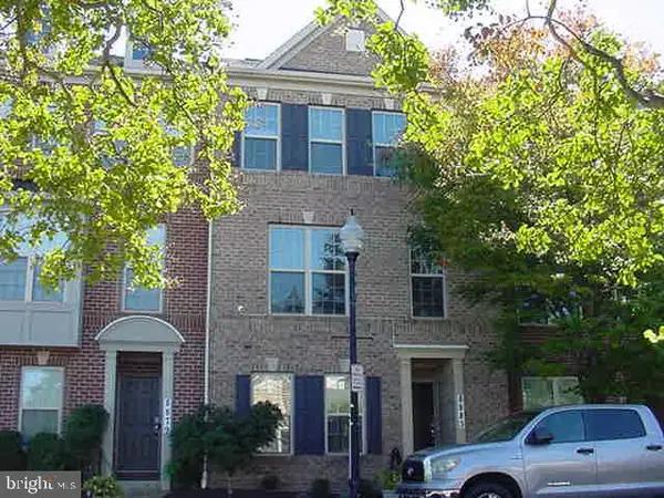 8883 Cherry St, MANASSAS, VA 20110