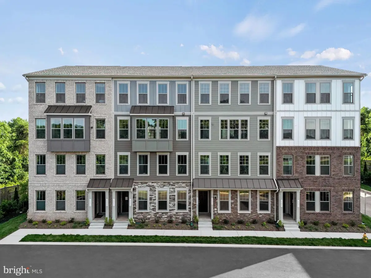 1110a Dabney Dr, Manassas Park, VA 20111 - Image #1