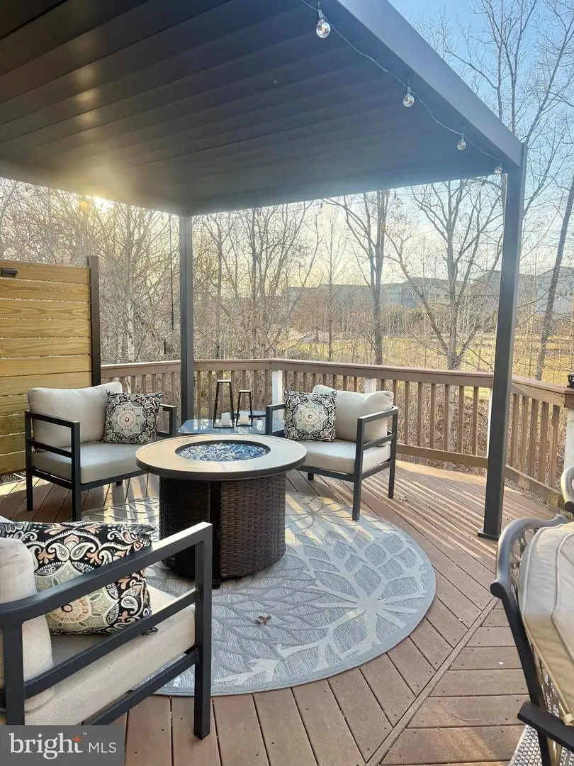 9748 Corbett Cir, Manassas Park, VA 20111 - Image #2