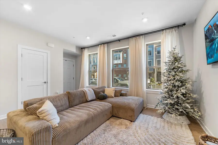 203 Park Central Ter, Manassas, VA 20111 - Image #2