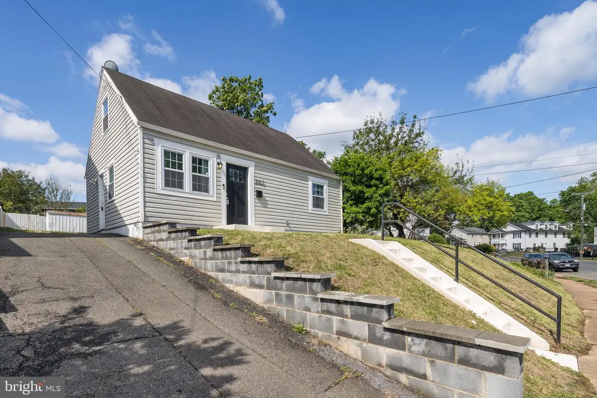 285 Manassas Dr, Manassas Park, VA 20111 - #1