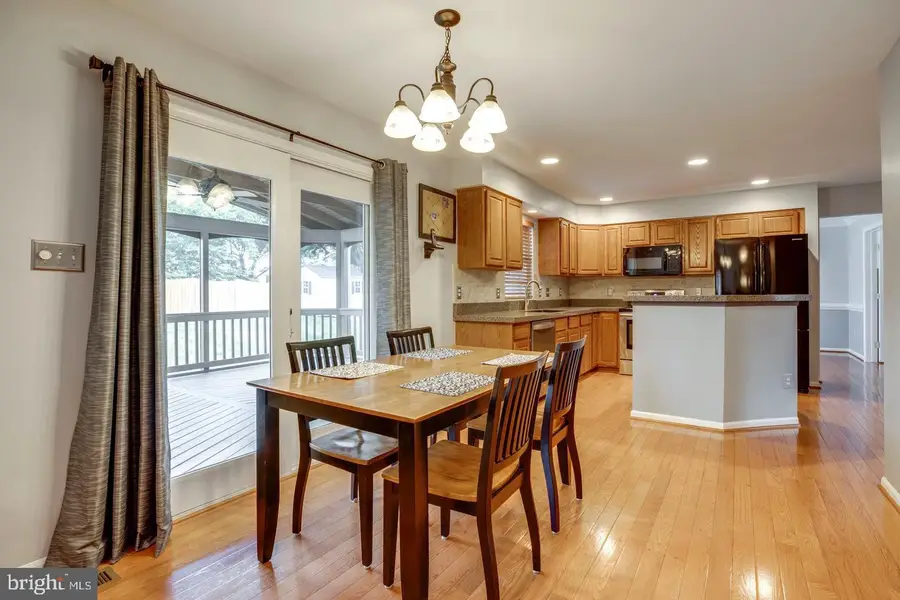 9307 Nancy St, Manassas Park, VA 20111 - #3