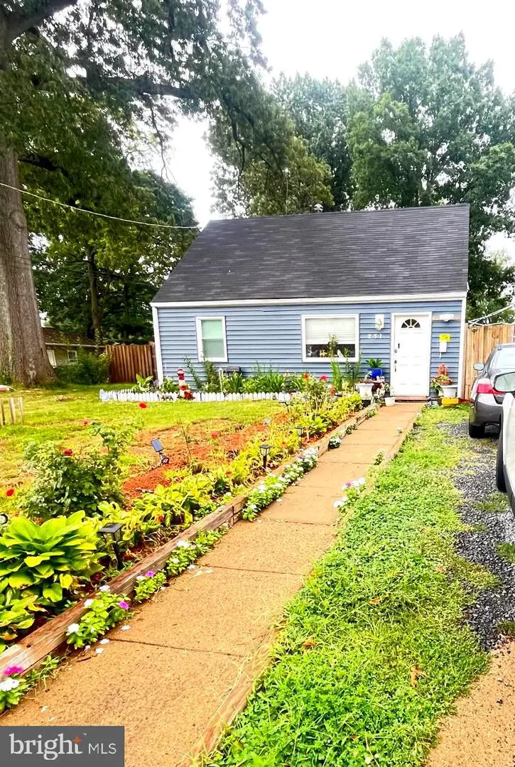 251 Kent Dr, Manassas Park, VA 20111 - #1