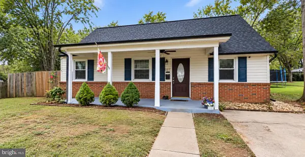 107 Jenkins Ct, MANASSAS, VA 20111