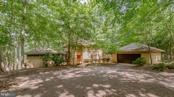 941 Wilton Coves Dr, HARTFIELD, VA 23071