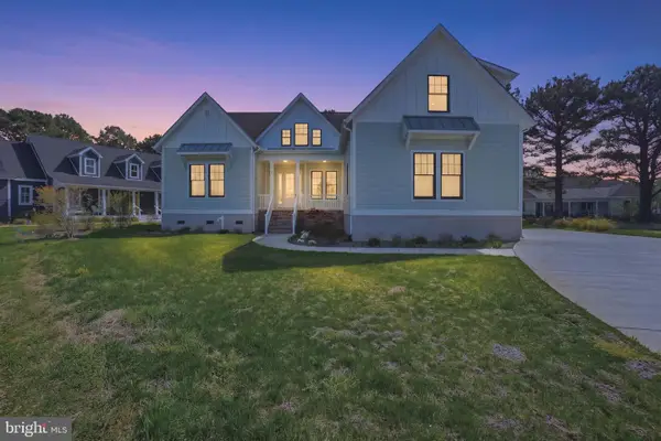 8 Seay Ct, CAPE CHARLES, VA 23310