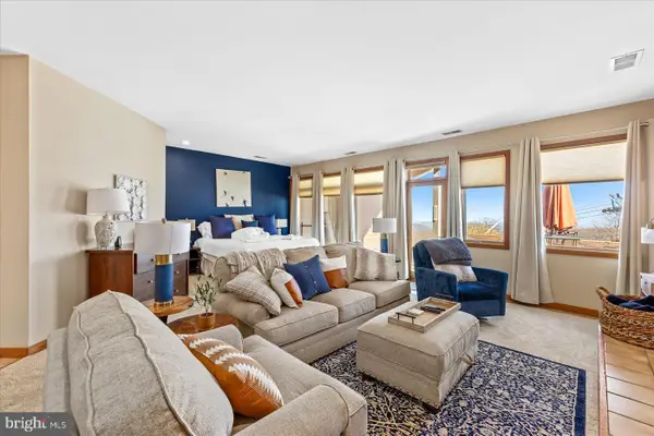 905 Diamond Hill, WINTERGREEN, VA 22967