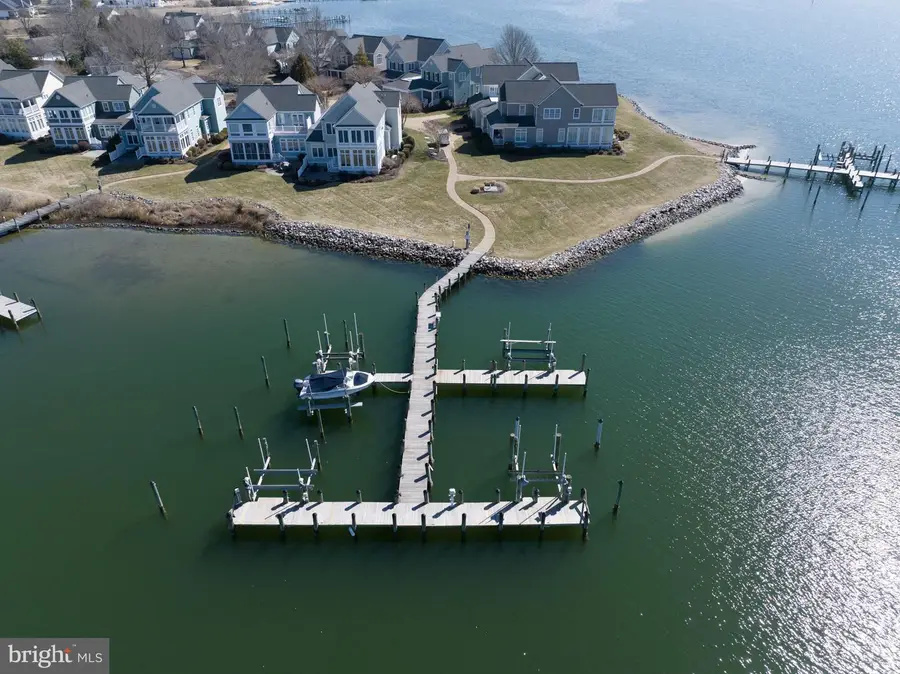 62 Westbay Dr, Kilmarnock, VA 22482 - #3