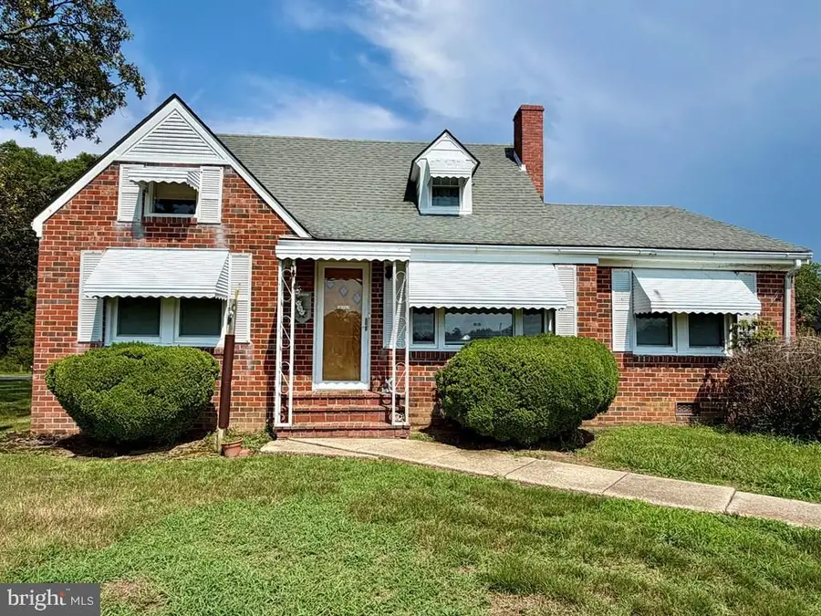 2392 Hampton Hall Rd, Callao, VA 22435 - #2