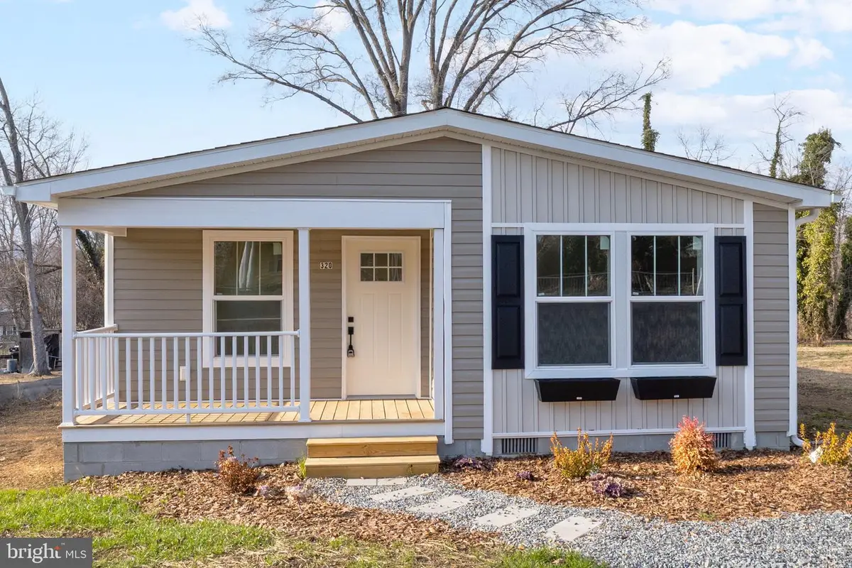 320 East St, Gordonsville, VA 22942 - #1