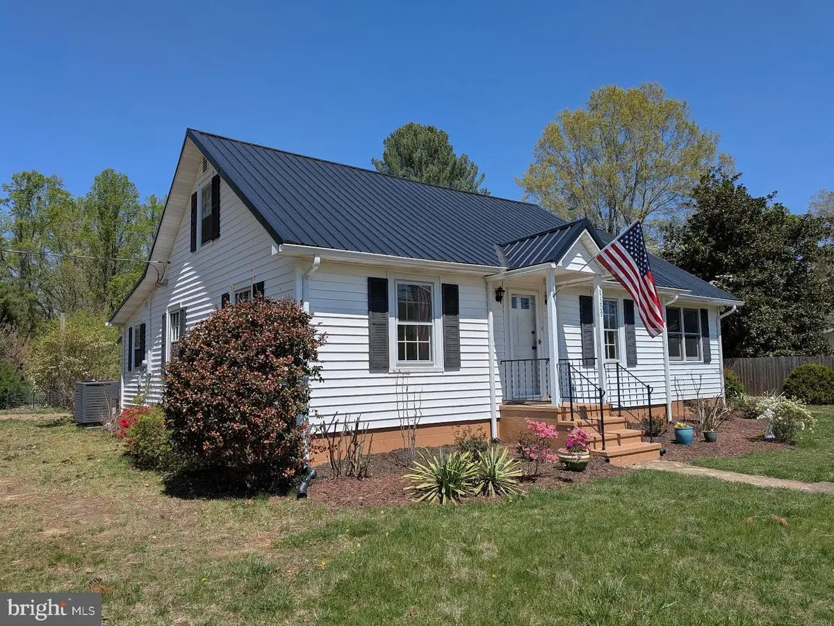 25209 Lafayette Dr, Rhoadesville, VA 22542 - #1