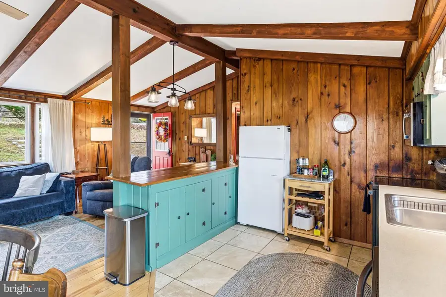 330 Mountainview Dr, Luray, VA 22835 - Image #3