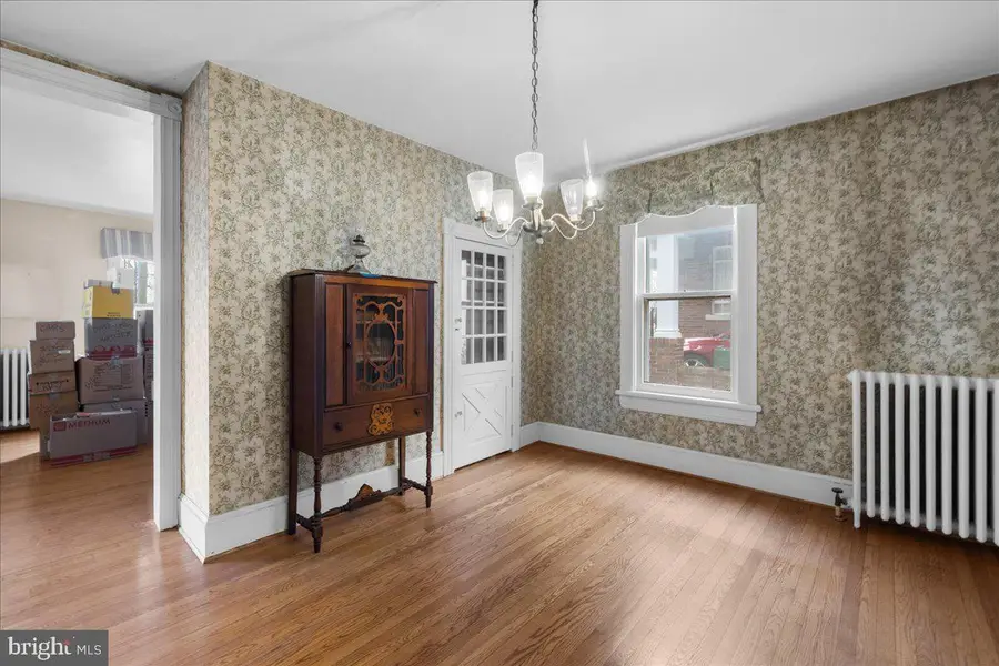 40 Cave St, Luray, VA 22835 - #3