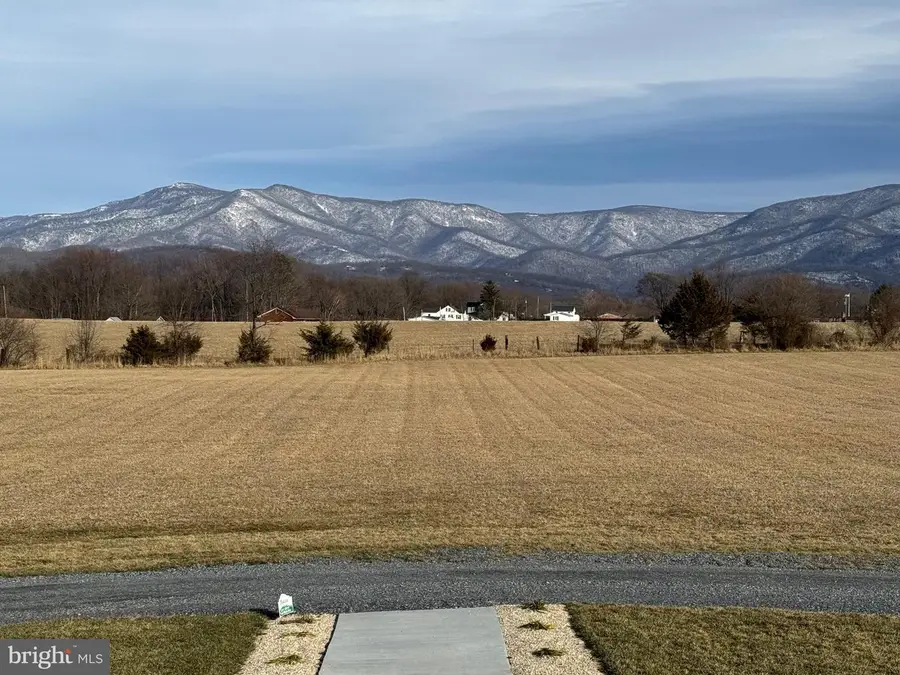 215 Forrest Dr, Luray, VA 22835 - #2