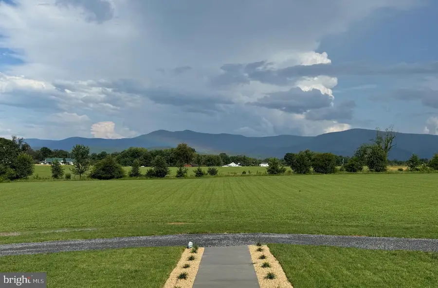 215 Forrest Dr, Luray, VA 22835 - #3