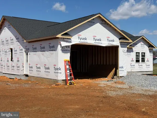 90 Arthur Ln, LURAY, VA 22835