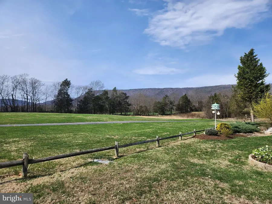 485 Beall Ave, Luray, VA 22835 - #3