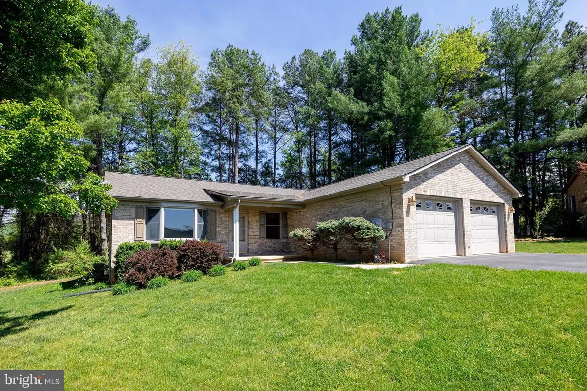 7 Blue Ridge Ct, Luray, VA 22835 - #1