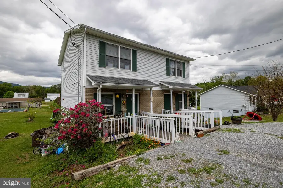 117 Warren Ave, Shenandoah, VA 22849 - #2